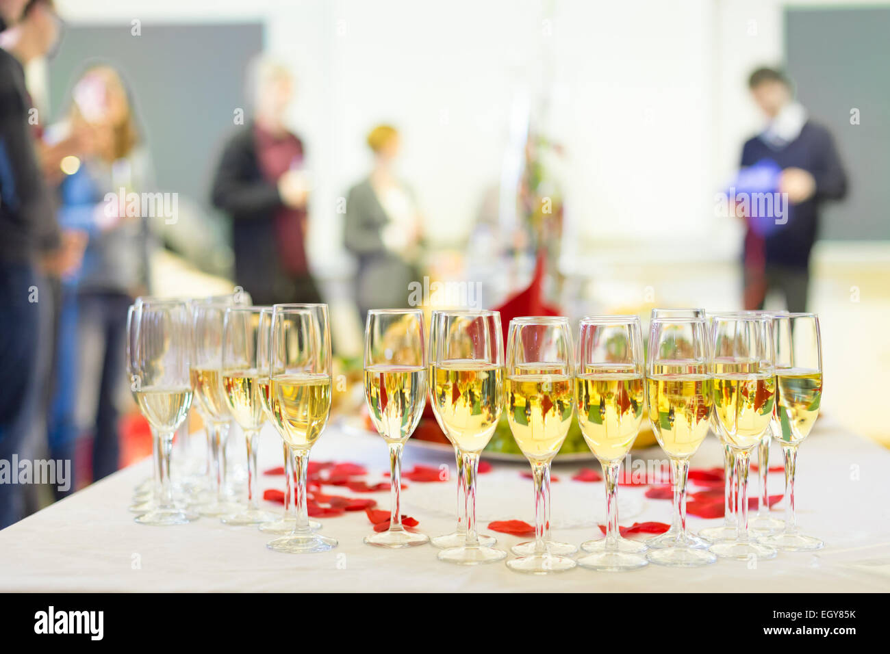 Banchetti. Champagne sul tavolo. Foto Stock