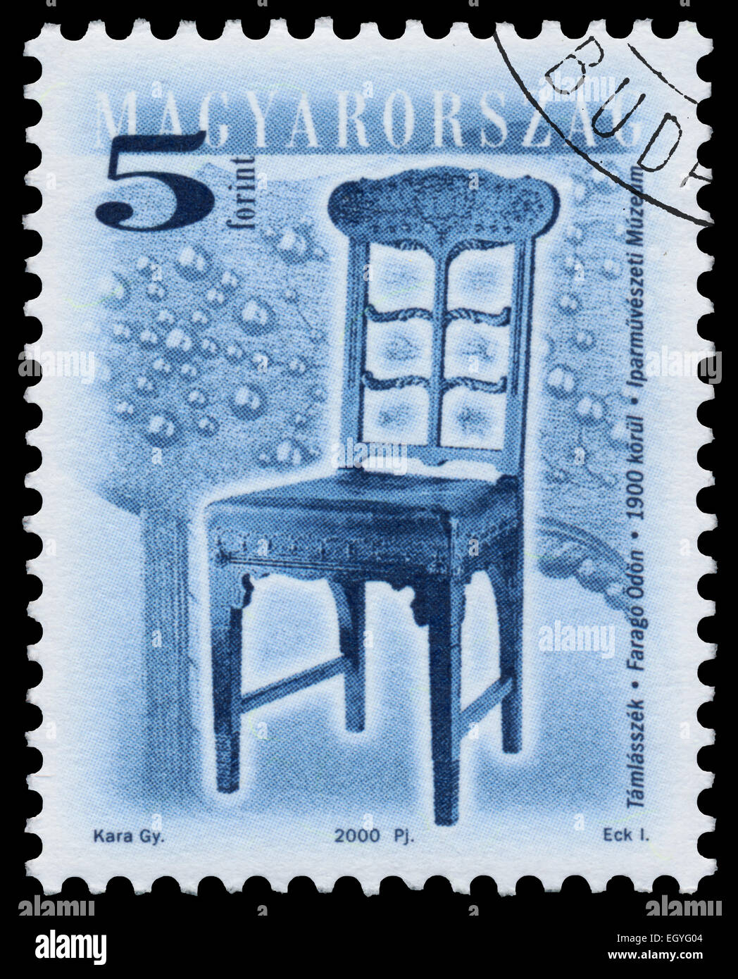 Ungheria - circa 2000: timbro stampato in Ungheria, mostra sedia antica da Odon Farago, cca 1900, con la stessa iscrizione, da se Foto Stock