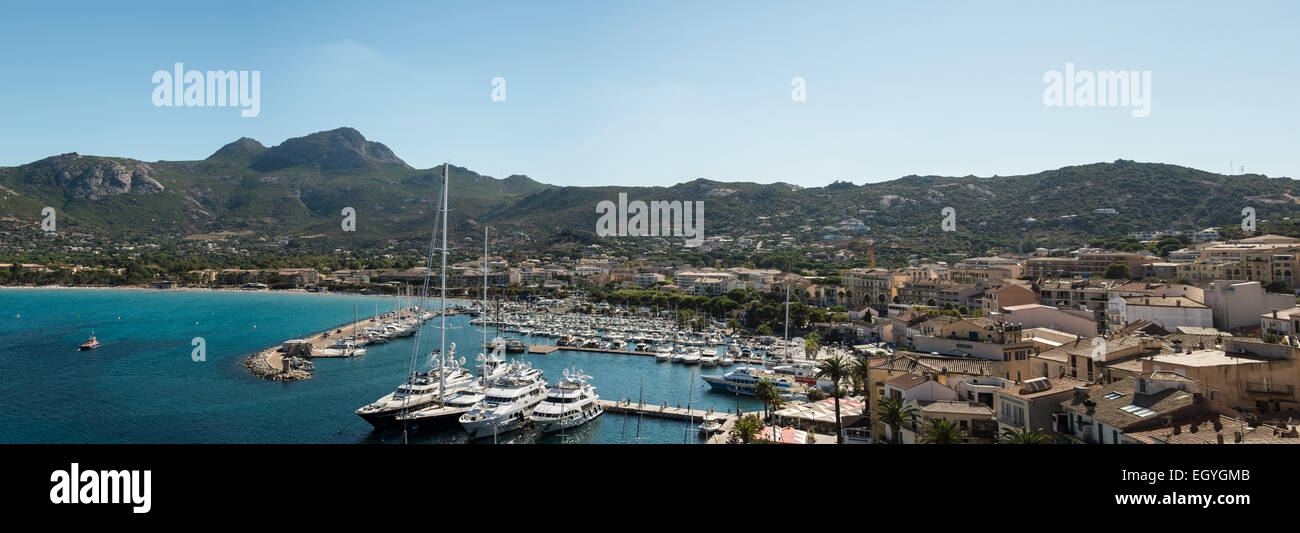 Il porto ed il lungomare, vista città di Calvi, Haute-Corse, Corsica, Francia Foto Stock