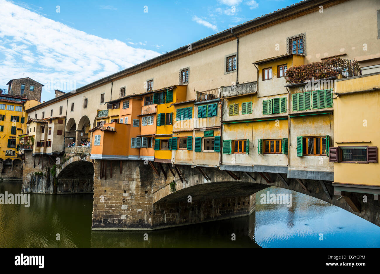 Ponte Vecchio e sul fiume Arno, Firenze, Toscana, Italia Foto Stock