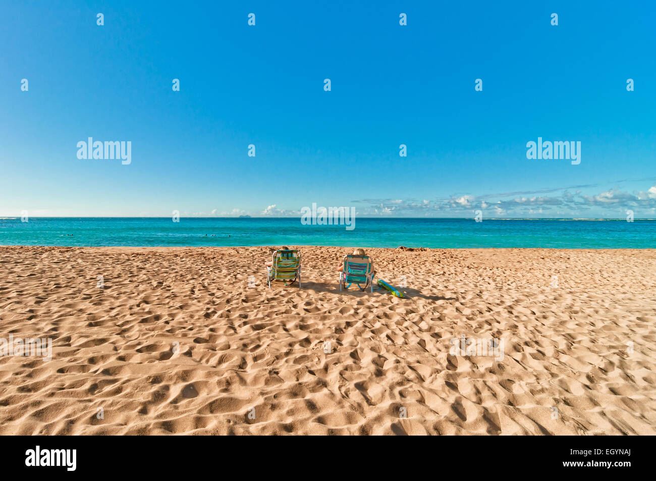 Kauai, HI, Stati Uniti d'America - 31 agosto 2013: turisti in tropicale esotico Haena appartata spiaggia di Isola di Kauai, Hawaii, STATI UNITI D'AMERICA Foto Stock