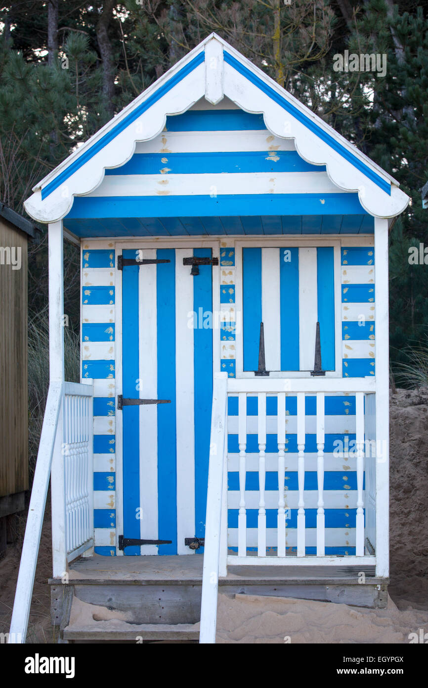 Cabine sulla spiaggia, a Wells accanto al mare in Norfolk, Regno Unito. Foto Stock