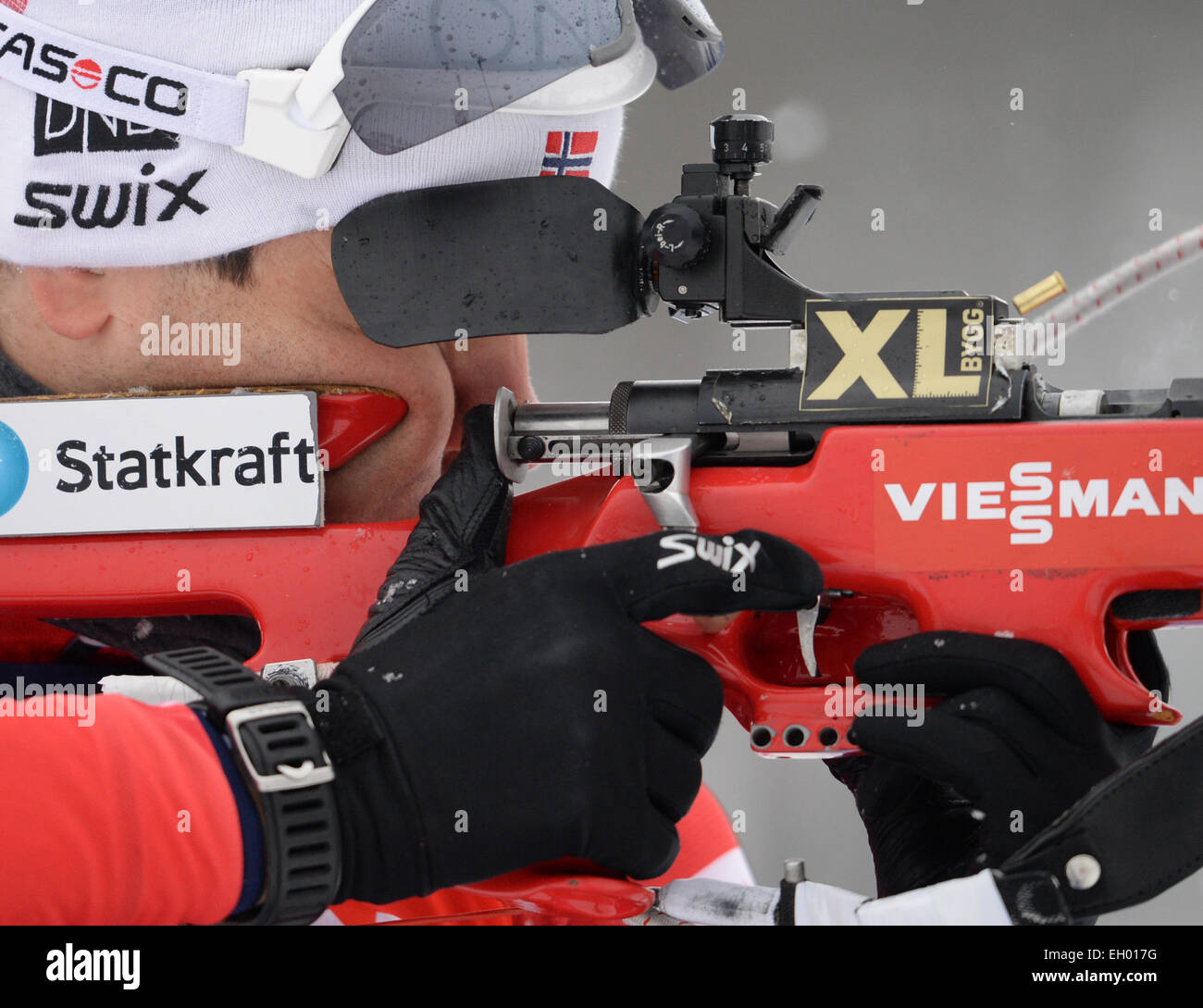 Kontiolahti, Finlandia. 04 Mar, 2015. Biatleta norvegese Ole Einar Bjoerndalen in azione durante una sessione di formazione presso i Campionati Mondiali di Biathlon di Kontiolahti, Finlandia, 04 marzo 2015. Foto: RALF HIRSCHBERGER/dpa/Alamy Live News Foto Stock