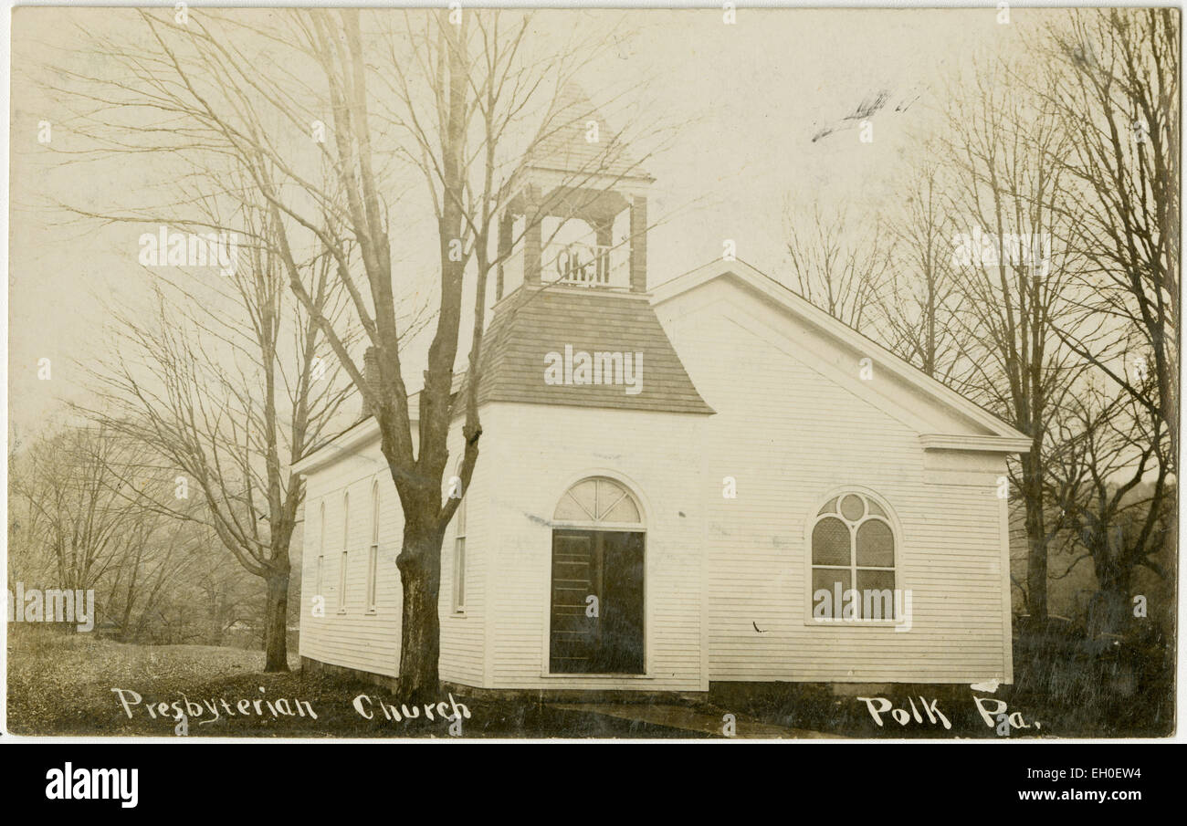 Questa cartolina della collezione Presbyterian Historical Society offre uno sguardo all'inizio del XX secolo, catturando una scena della Polk Presbyterian Church in Pennsylvania. La raccolta documenta momenti e strutture significativi nella storia della Chiesa presbiteriana negli Stati Uniti, preservando l'eredità della comunità religiosa. Foto Stock Questa cartolina della collezione Presbyterian Historical Society offre uno sguardo all'inizio del XX secolo, catturando una scena della Polk Presbyterian Church in Pennsylvania. La raccolta documenta momenti e strutture significativi nella storia della Chiesa presbiteriana negli Stati Uniti, preservando l'eredità della comunità religiosa. Foto Stock