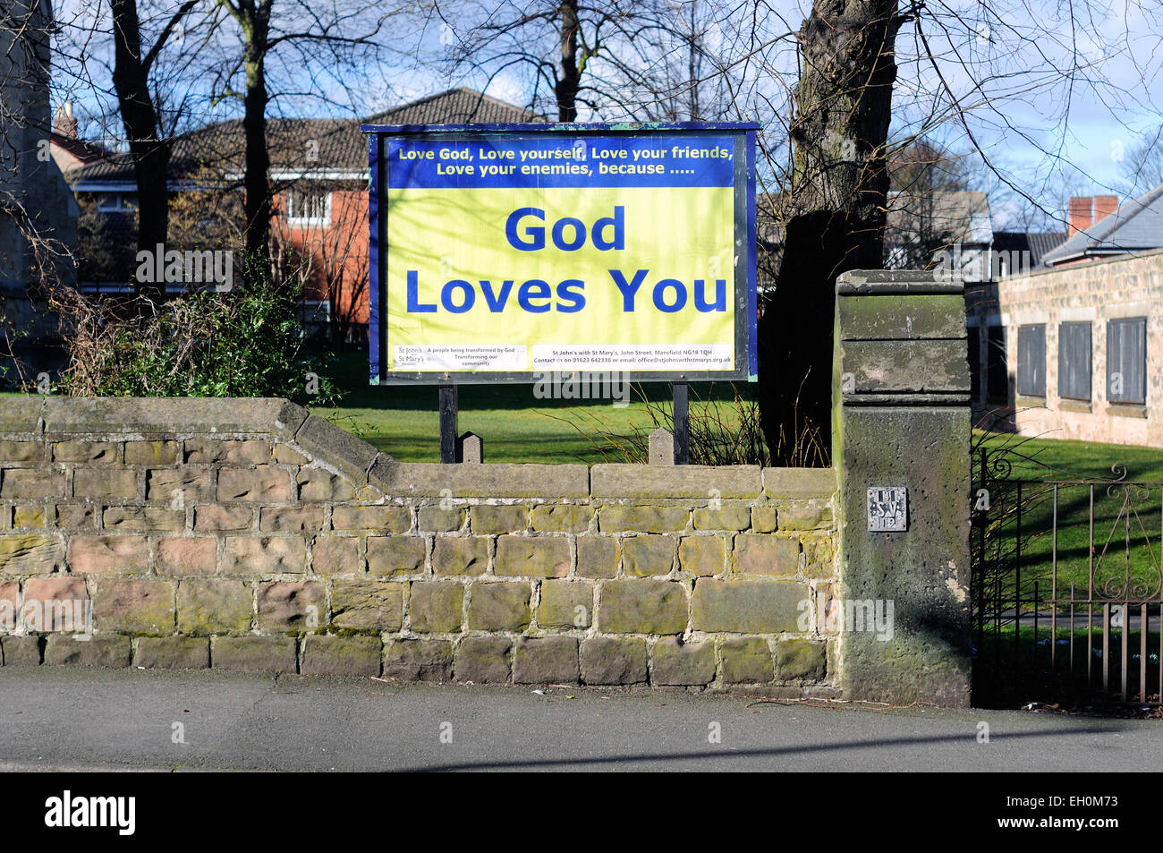Chiesa Mansfield "Dio vi ama' Messaggio . Foto Stock