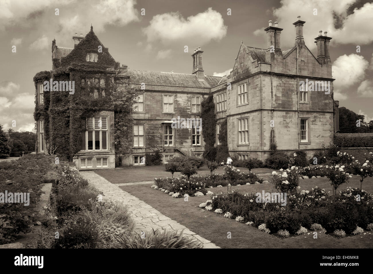 Muckross House e giardino. Parco Nazionale di Killarney, Irlanda Foto Stock