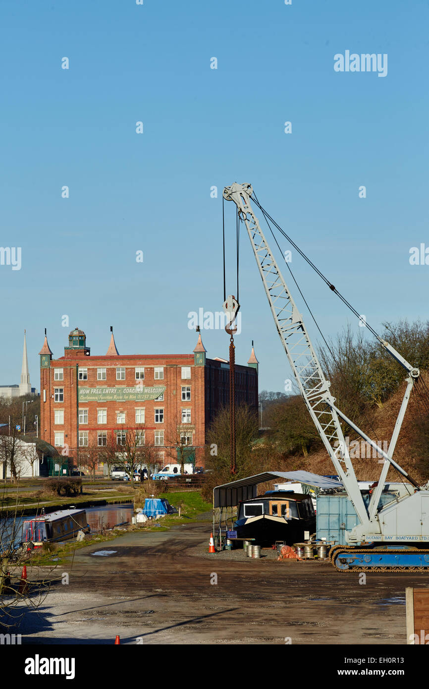 Tim Knowles proprietà Canal Mill, Botany Bay villaggi shopping center a partire dal 1995 in Chorley lancashire lungo il canale Leeds-Liverpool Foto Stock