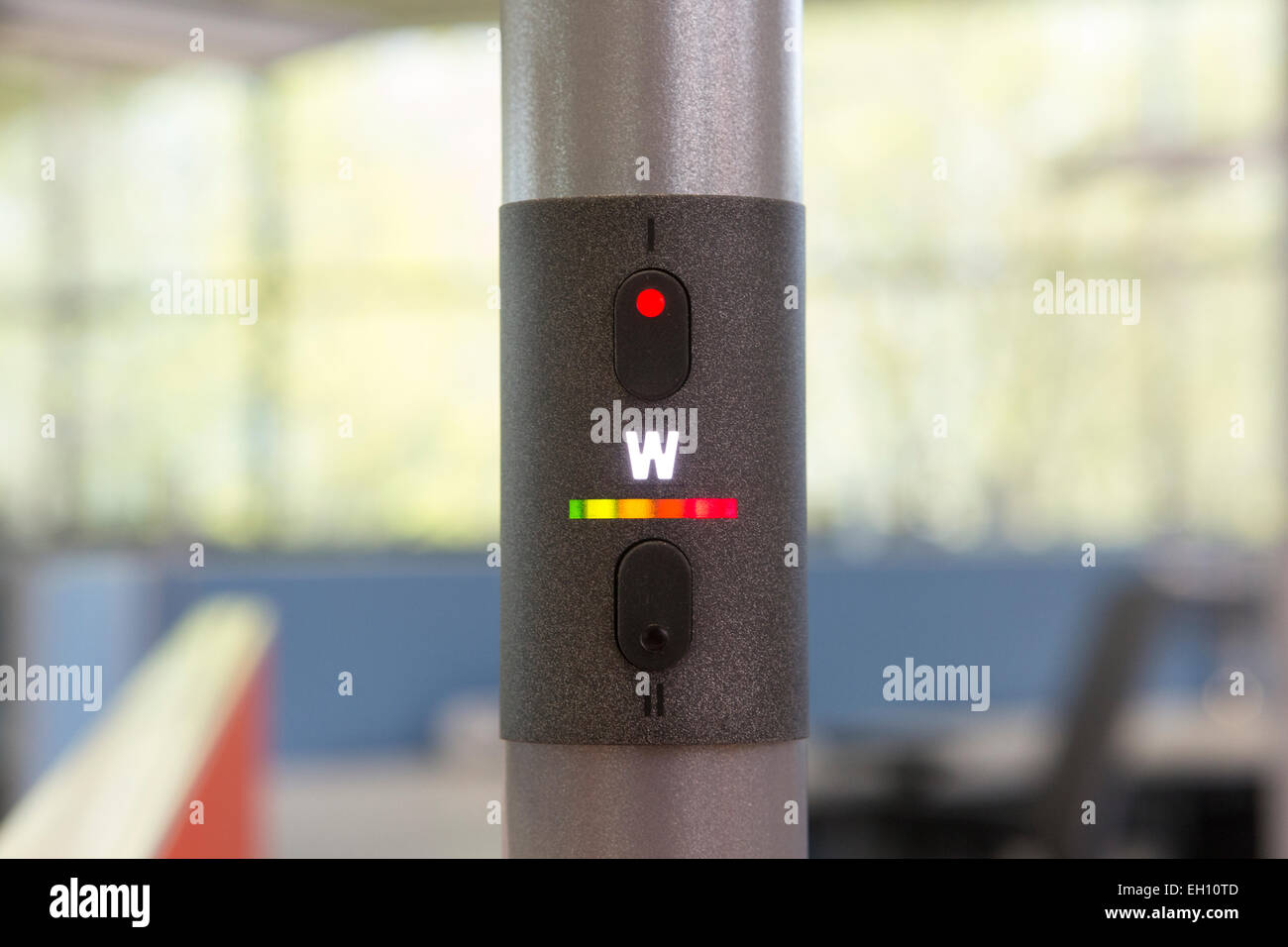 Ufficio moderno interno con un piano aperto desking Foto Stock