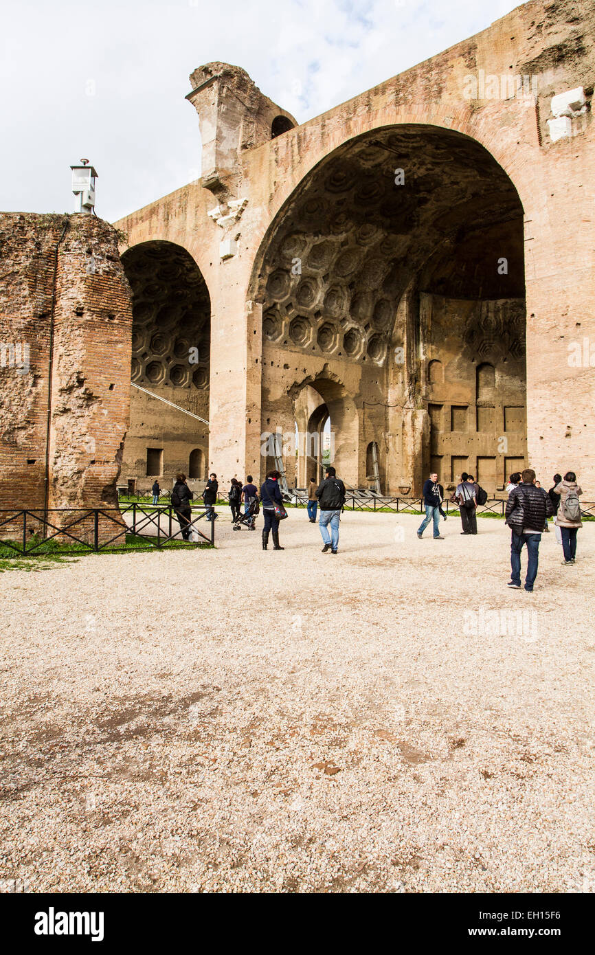 Resti della Basilica di Massenzio e Costantino (Basilica di Massenzio). Roma, Provincia di Roma, Italia. Foto Stock