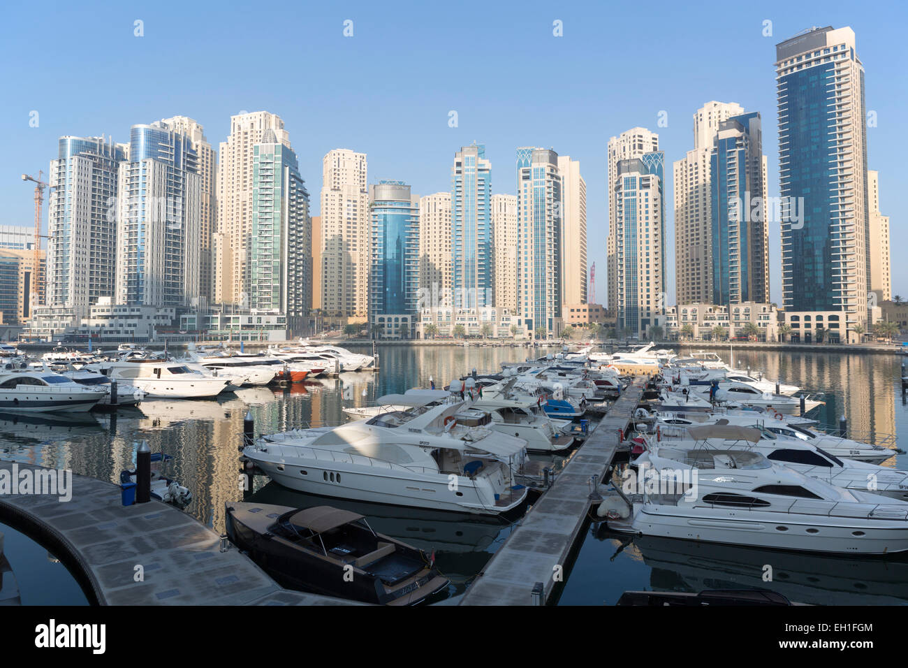 I UAE Dubai, yacht nella Marina di Dubai. Foto Stock