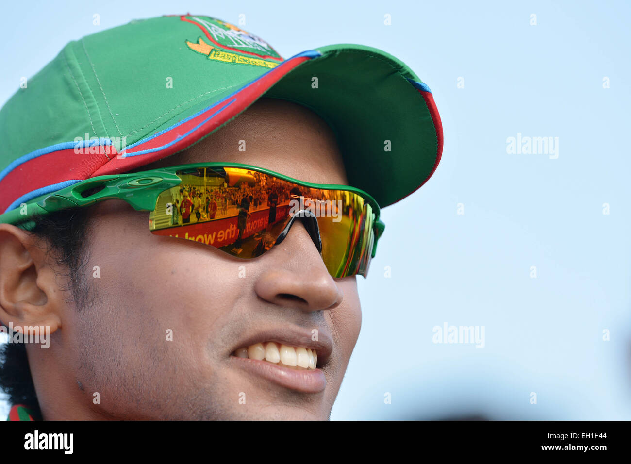 Nelson, Nuova Zelanda. Mar 5, 2015. Mushfiqur Rahim del Bangladesh con  occhiali da sole Oakley durante l'ICC Cricket World Cup Match tra il  Bangladesh e la Scozia a Saxton ovale sul Marzo