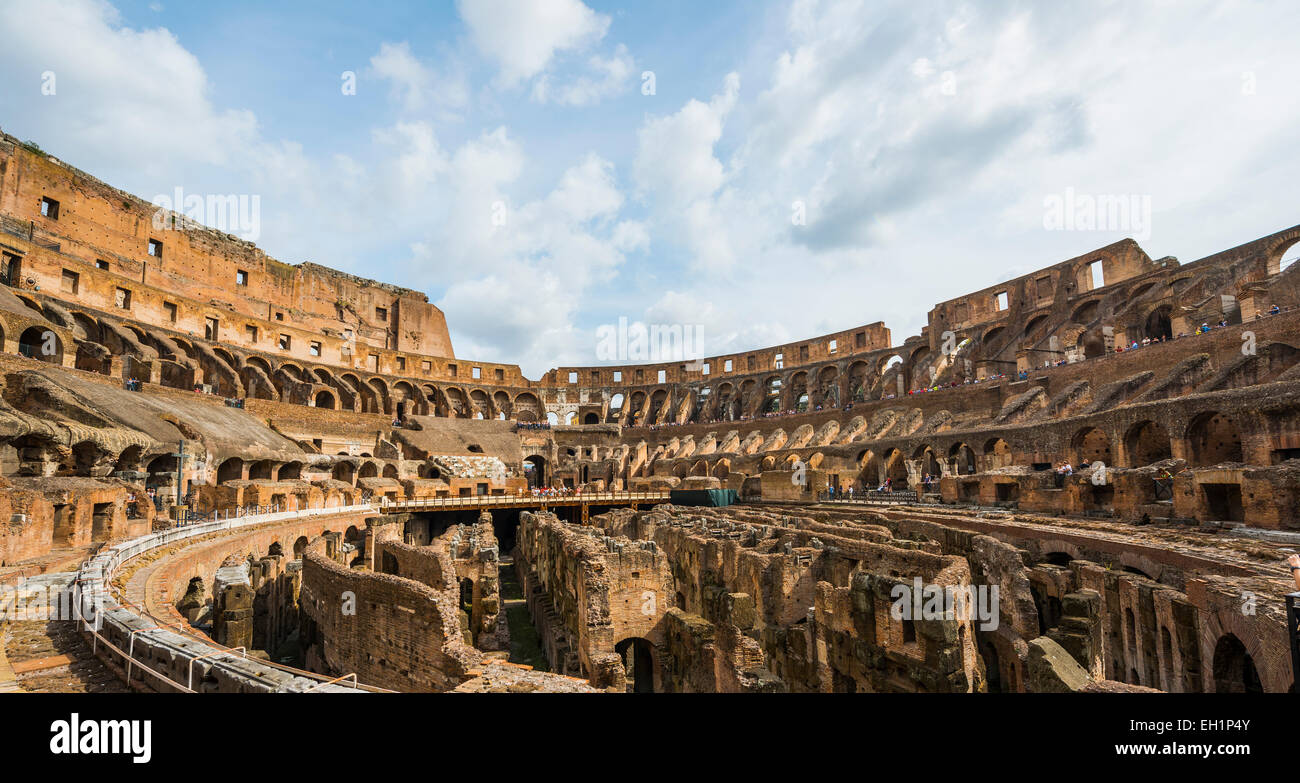 Vista interna del Colosseo o il Colosseo, rovine, Roma, lazio, Italy Foto Stock