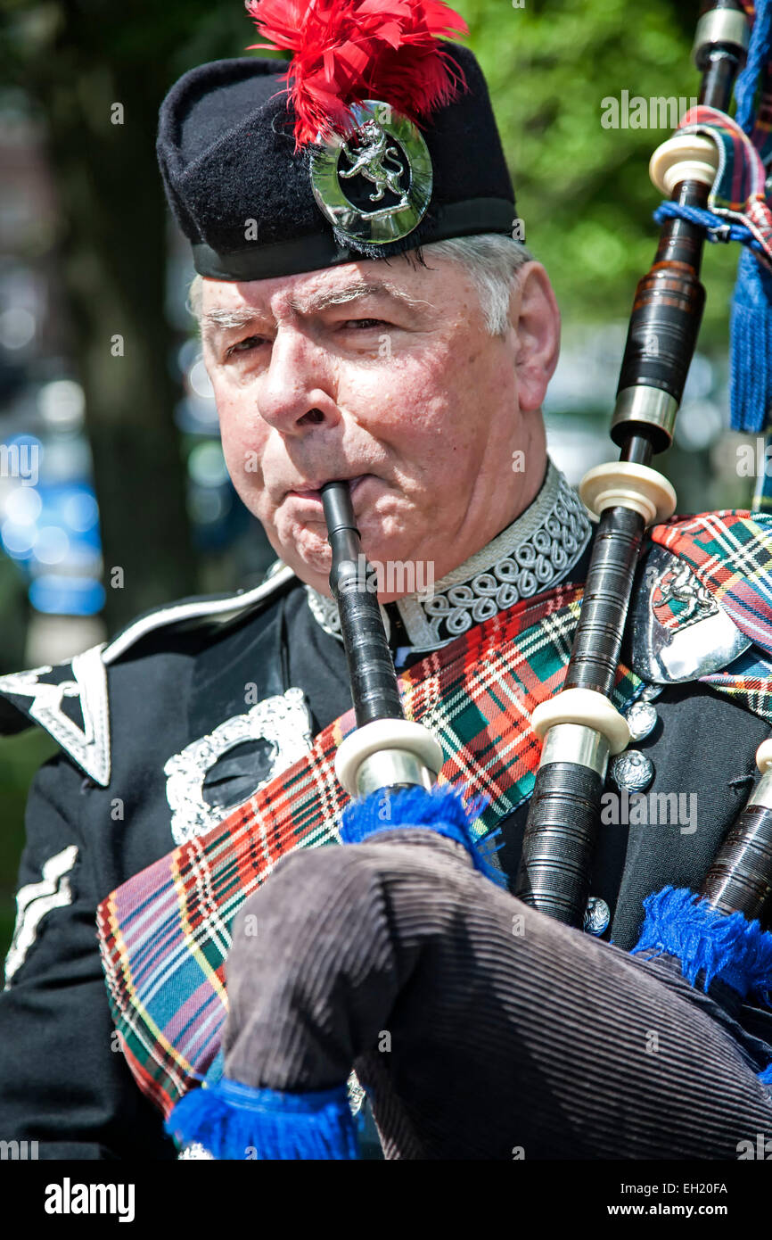 George il bagpiper, Edimburgo, Scozia, Regno Unito Foto Stock