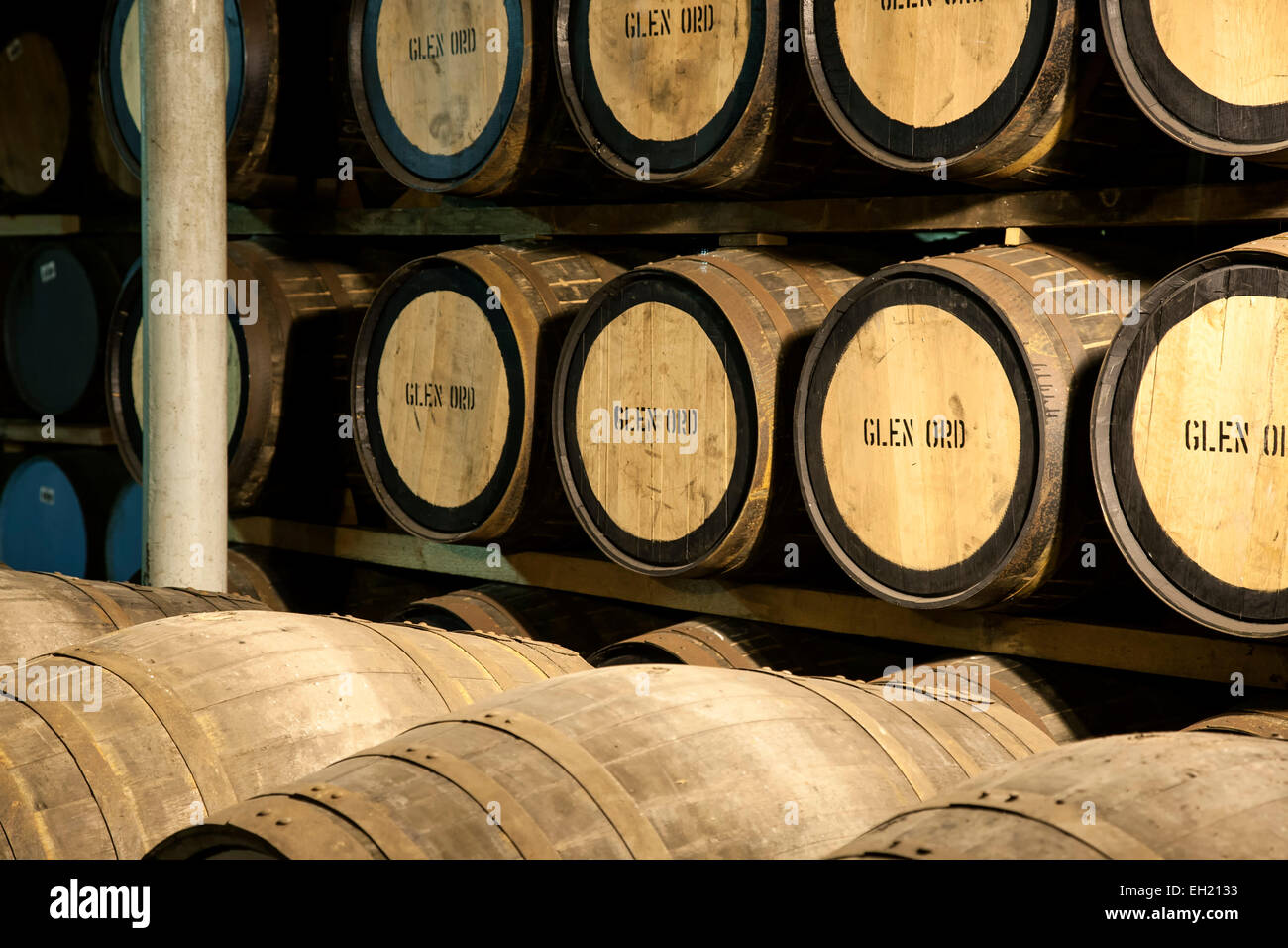 Whisky Barrels, Glen Ord Distillery, vicino Inverness, Scozia, Regno Unito Foto Stock