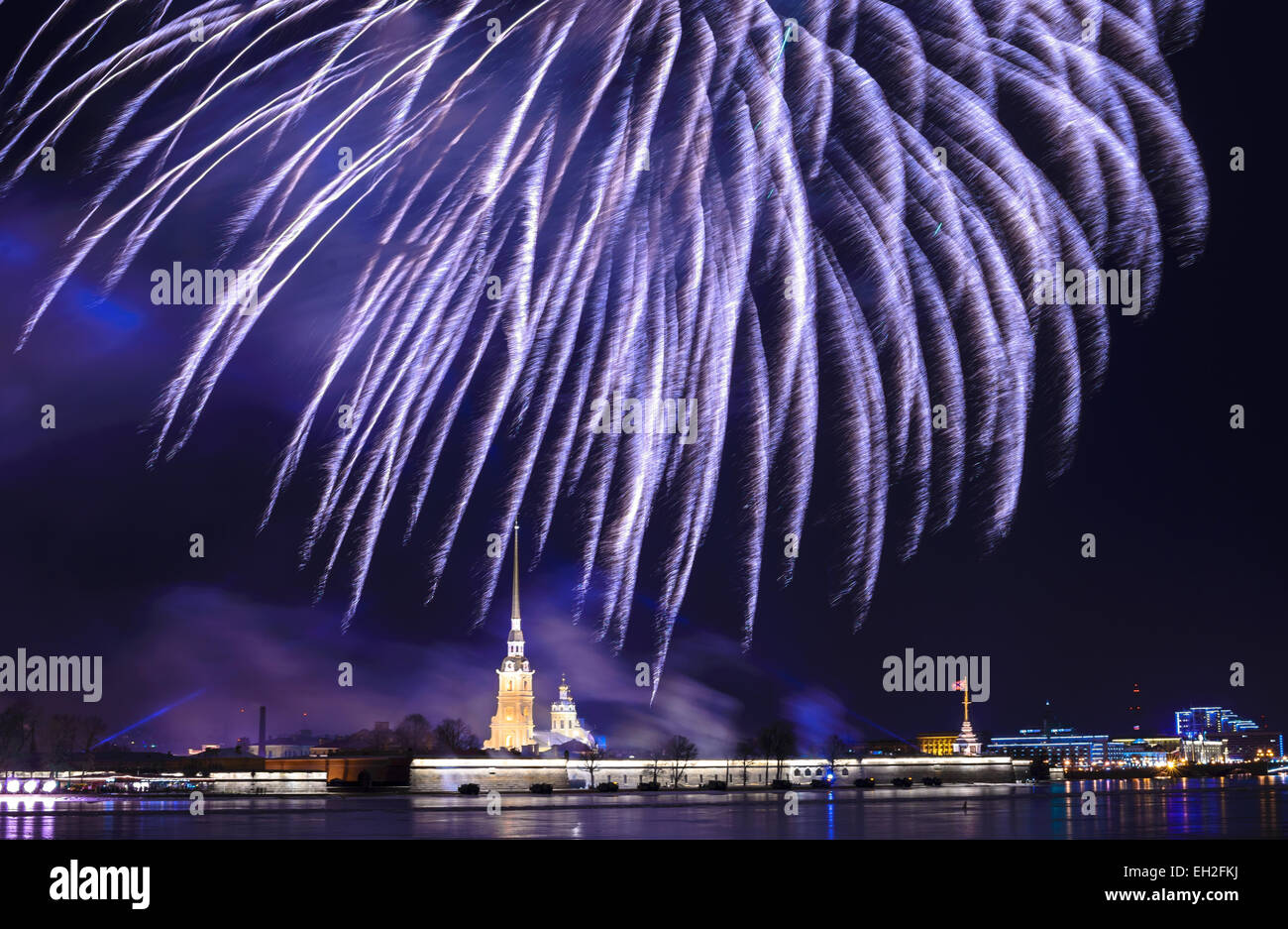 Fuochi d' artificio a San Pietroburgo Foto Stock