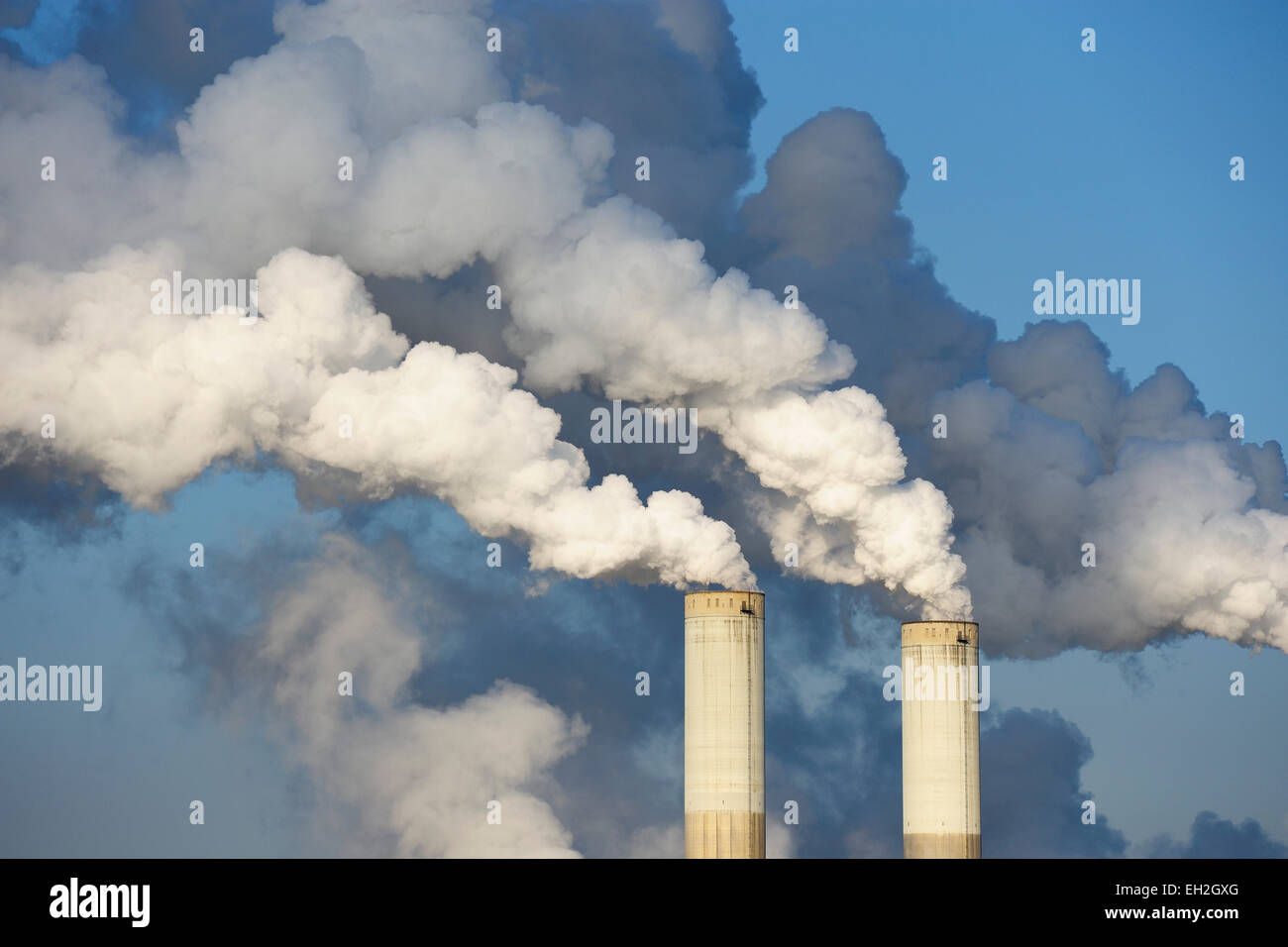 Pile di fumo, Frimmersdorf Power Station, Nord Reno-Westfalia, Germania Foto Stock