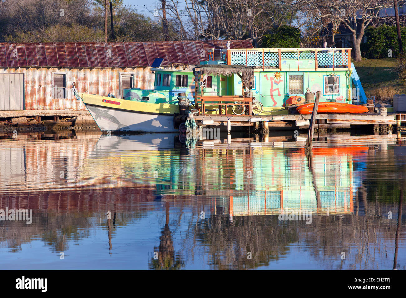 Concessione in kayak, riflessioni Ingleside Bay. Foto Stock