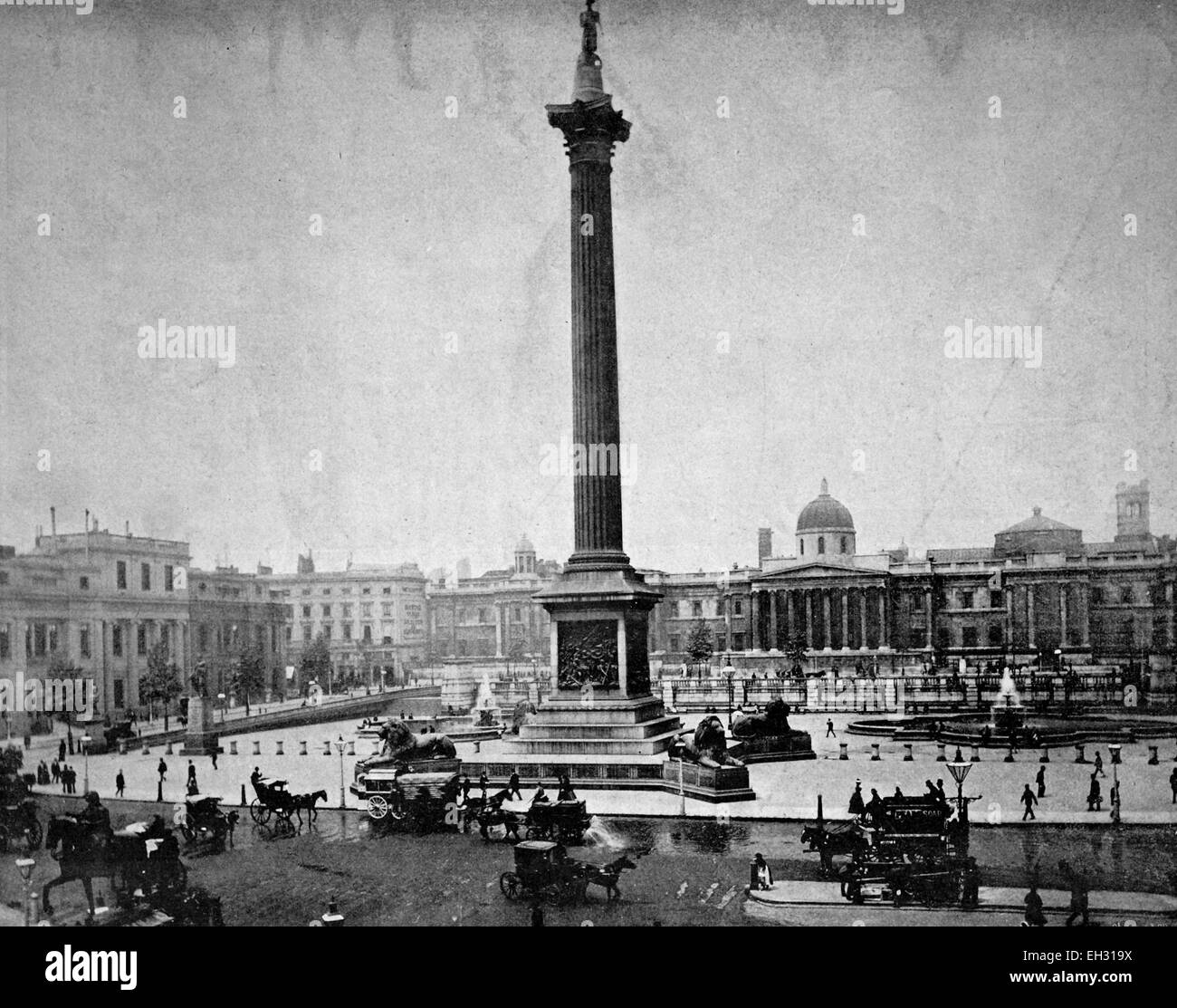 Uno dei primi autotype fotografie di Trafalgar Square, Londra Foto Stock