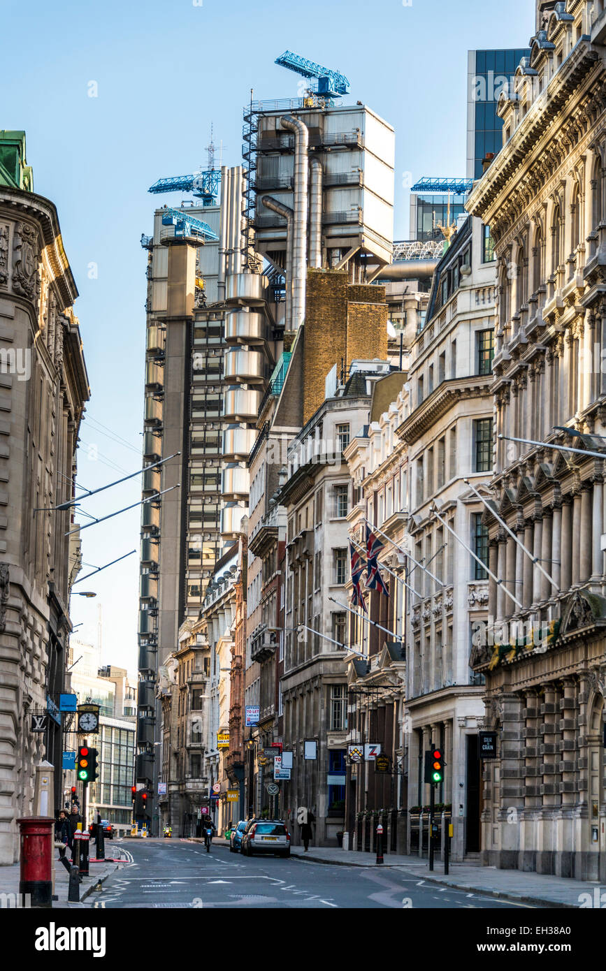 Vedute Cornhill Lloyd's edificio, home all'istituto di assicurazione Lloyd s di Londra nella città di Londra Foto Stock