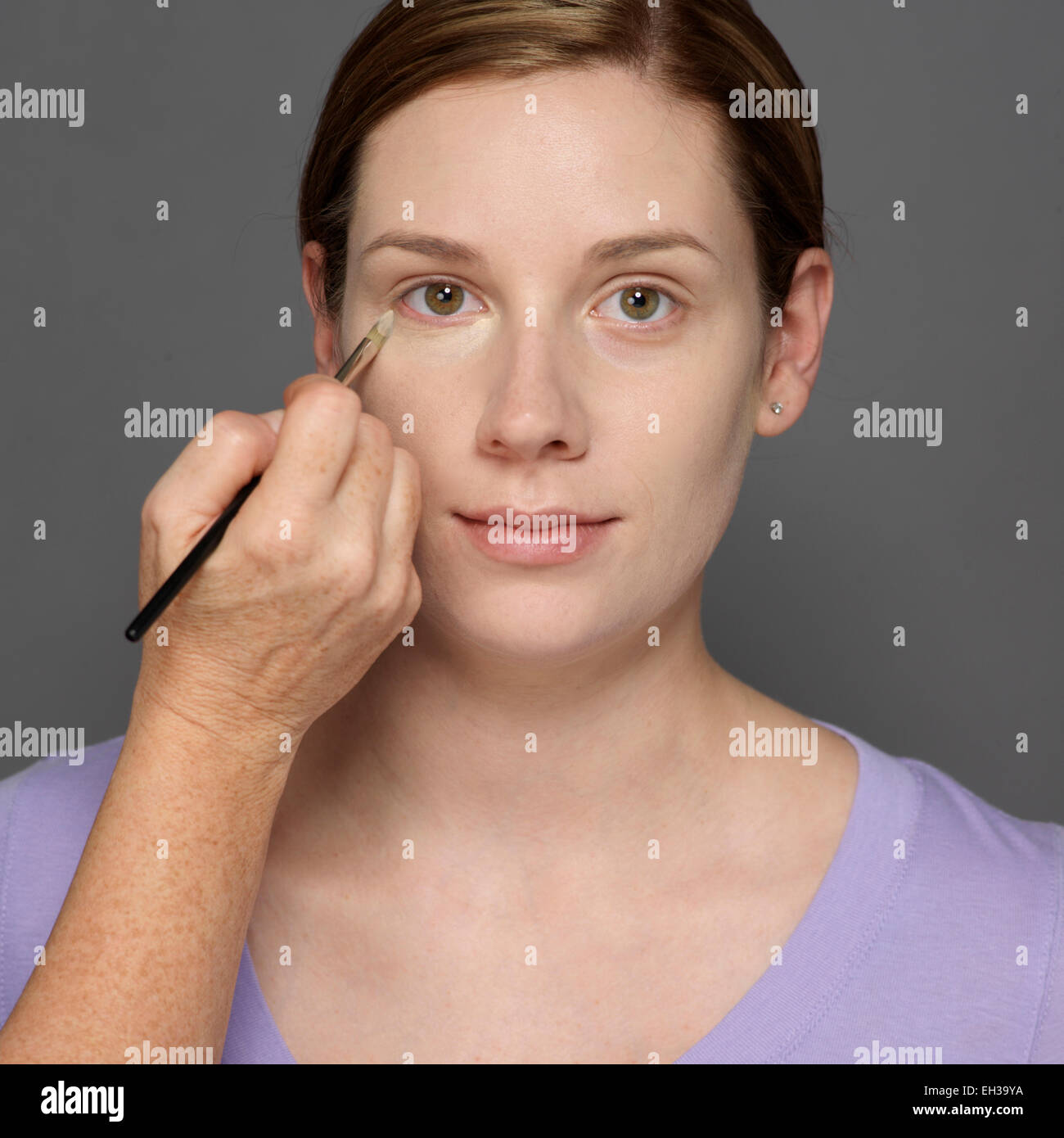 Close-up di donna con make-up occhi applicata, Studio Shot Foto Stock