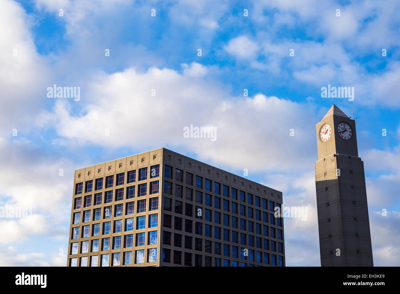 Metropolitan Transit System Clock Tower e l'edificio. Il centro cittadino di San Diego, California, Stati Uniti. Foto Stock