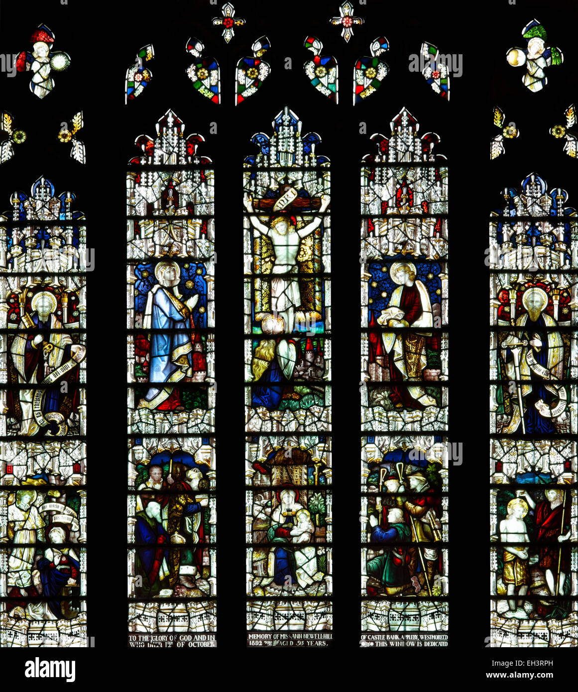 Vetrate raffiguranti scene della vita di Gesù, Middleton in Teesdale chiesa parrocchiale, nella contea di Durham, Inghilterra, Regno Unito. Foto Stock Vetrate raffiguranti scene della vita di Gesù, Middleton in Teesdale chiesa parrocchiale, nella contea di Durham, Inghilterra, Regno Unito. Foto Stock