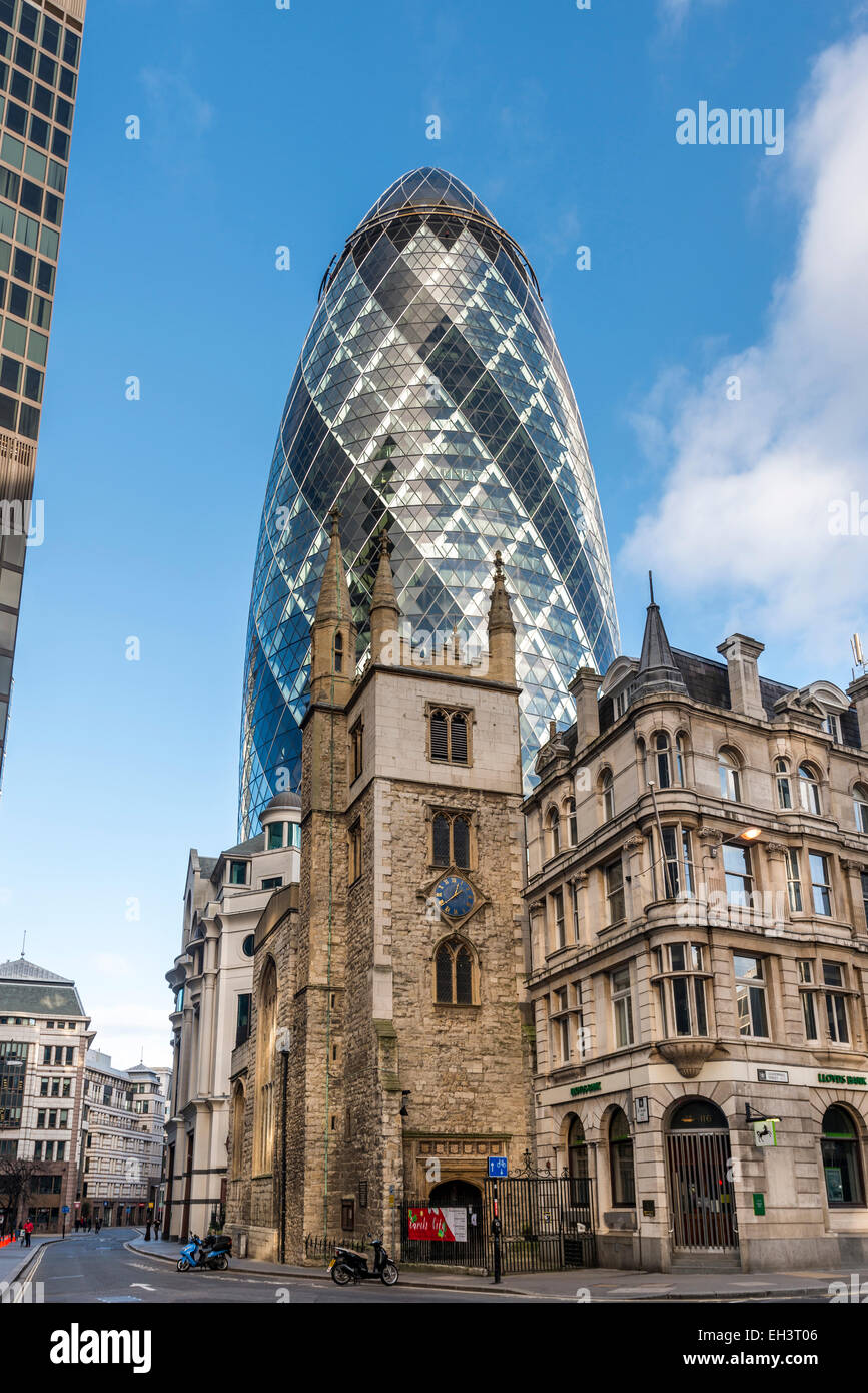 Il Gherkin, o 30 St Mary Axe è un Landmark London grattacielo di Norman Foster Foto Stock