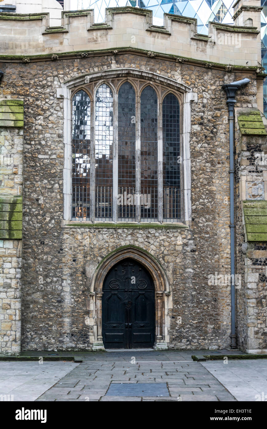 St Helen Bishopsgate è la più grande chiesa superstite nella città di Londra Foto Stock