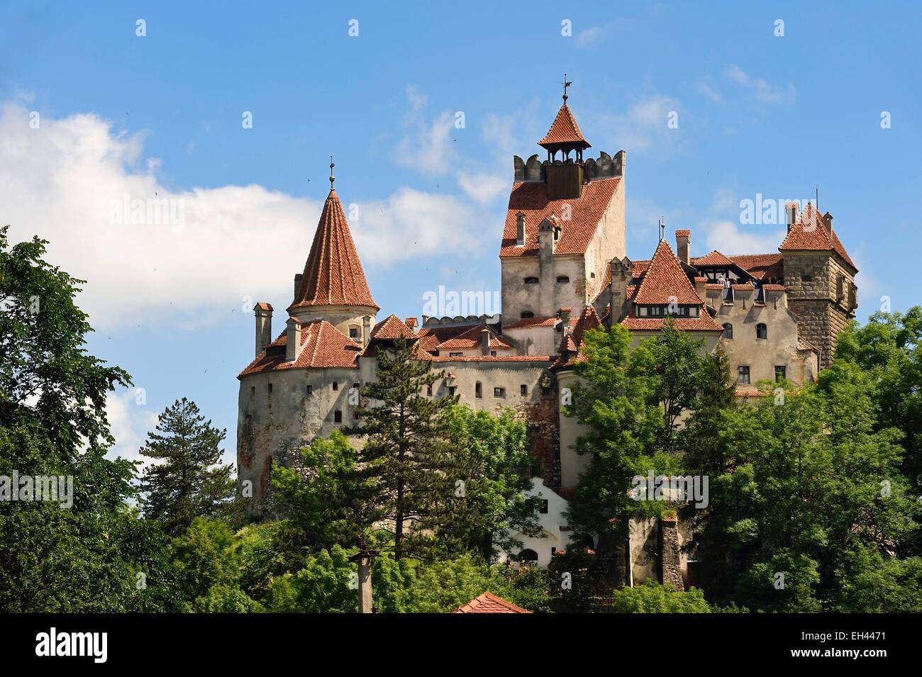 La Romania, Transilvania, Brasov regione, Castello di Bran del XIII secolo associato nella memoria collettiva a Vlad III l'Impalatore e il carattere di Dracula che ha ispirato Foto Stock