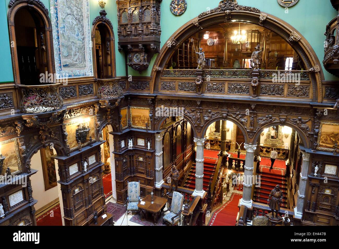 La Romania, Valacchia, Sinaia, il Castello di Peles ex residenza reale costruito tra il 1875-1883 per re Carol I di Romania, l'onore Hall Foto Stock