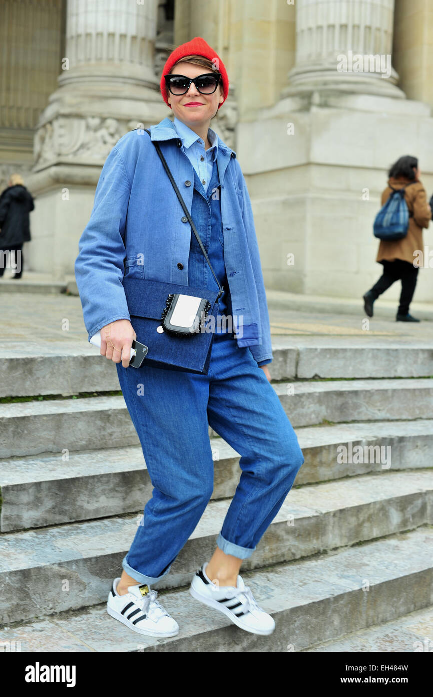 Elisa Nalin arrivando alla Guy Laroche pista show di Parigi - 4 Marzo 2015 - Foto: Pista Manhattan/Celine Gaille Mindesthonorar 50,- EUR / tassa minima 50,- EUR/picture alliance Foto Stock