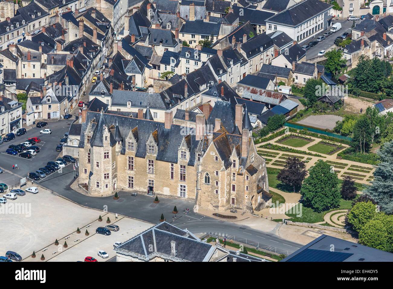Francia, Maine et Loire, BaugΘ en Anjou, il castello (vista aerea) Foto Stock