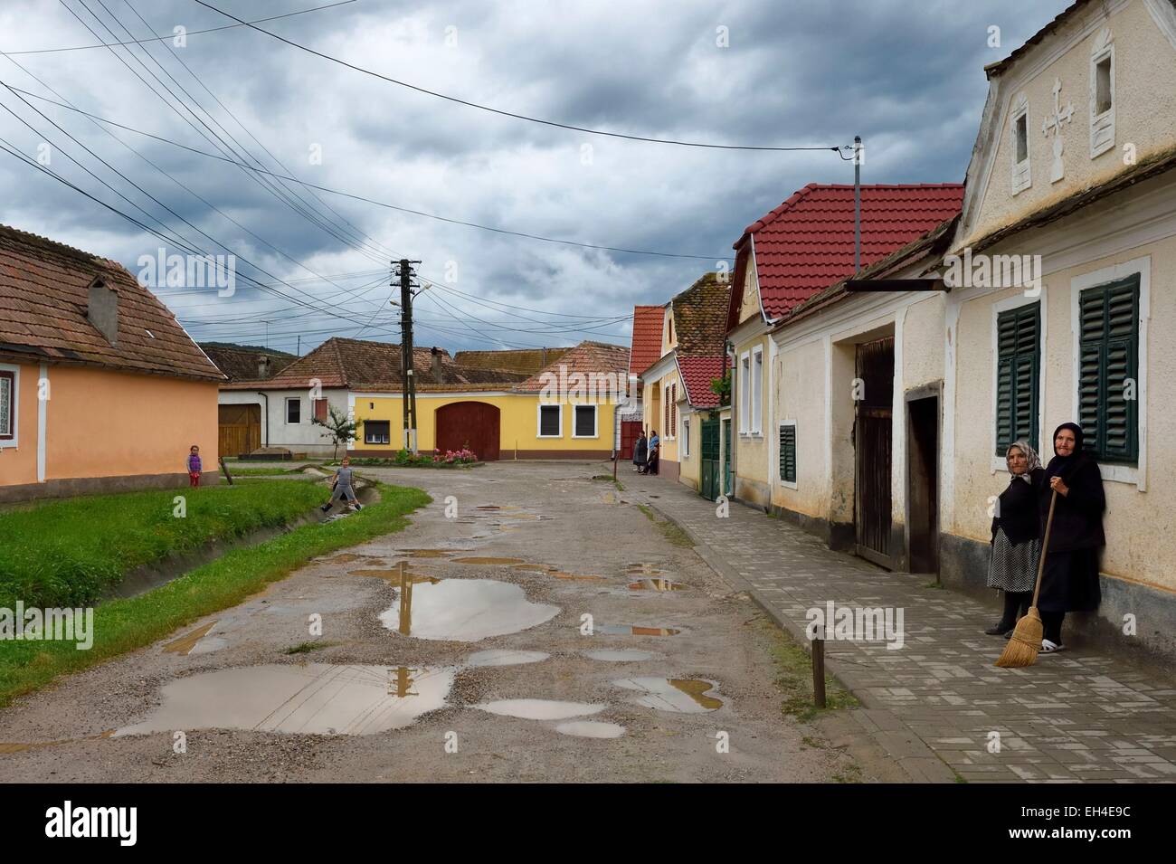 La Romania, Transilvania, Brateiu, contadino rumeno Foto Stock