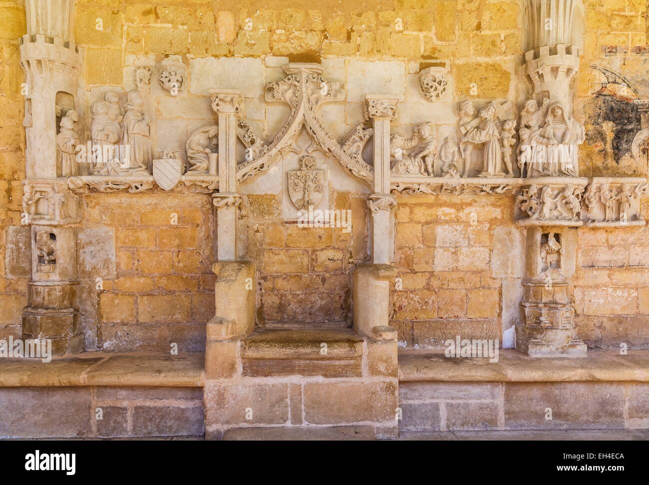 Francia, Dordogne, Le Buisson de Cadouin, Cadouin, il gotico Chiostro abbazia sul Camino de Santiago, elencato come patrimonio mondiale dall'UNESCO, la sede abbaziale Foto Stock