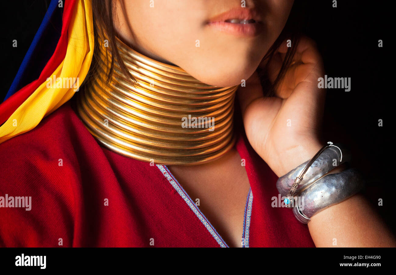 Una delle donne Kayan o collo lungo collo ( ) le donne, Ywama village, Lago Inle, Myanmar ( Birmania ), Asia Foto Stock