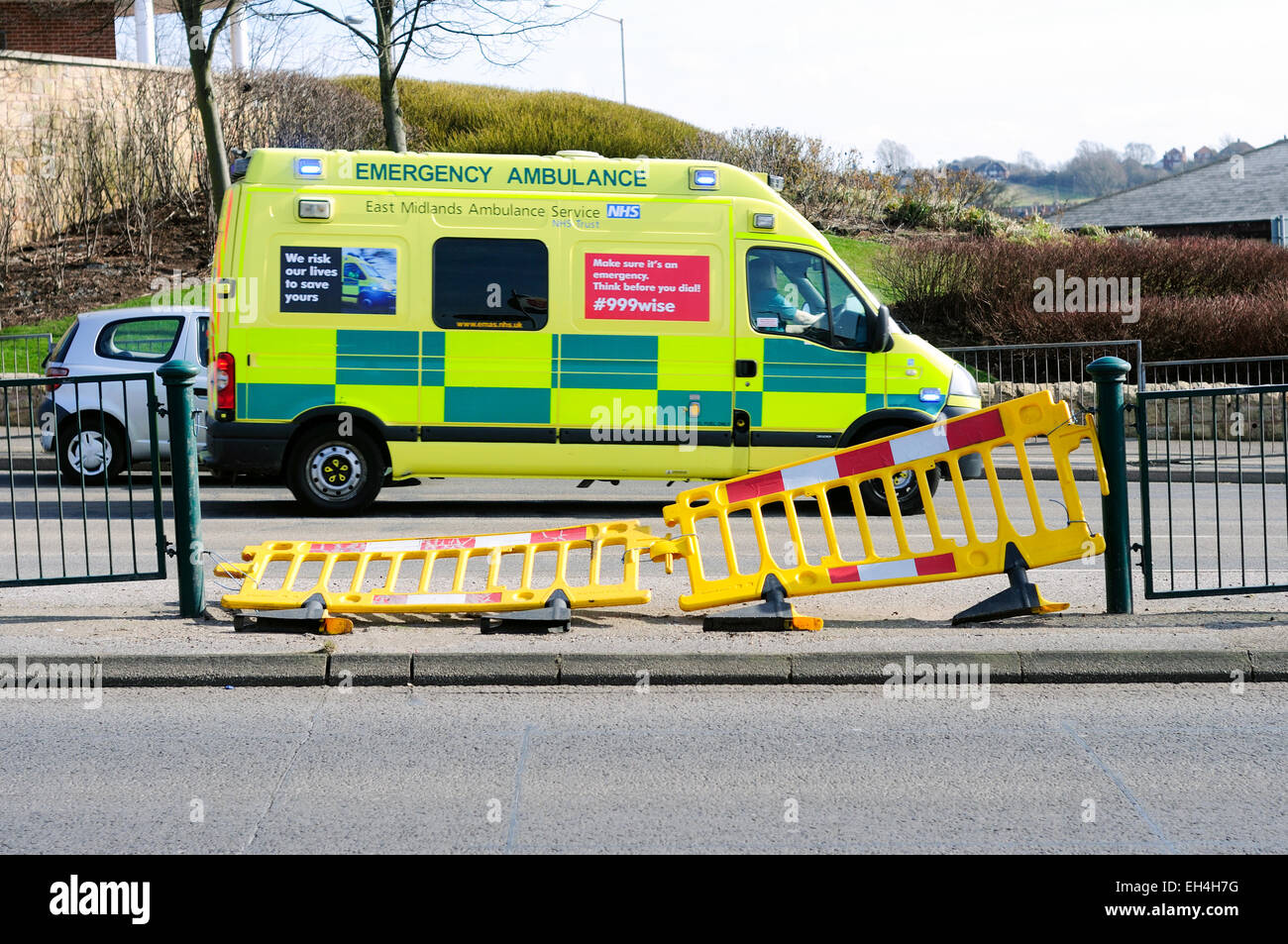 Ambulanza sulla 999 Chiamata di emergenza . Foto Stock