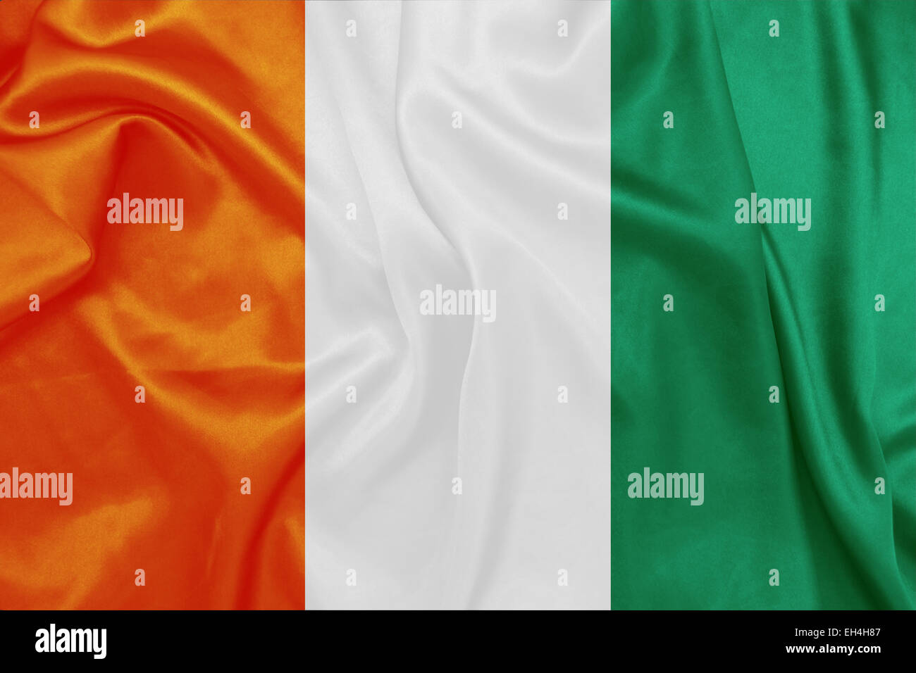 La Costa d Avorio - sventola bandiera nazionale sulla tessitura della seta Foto Stock