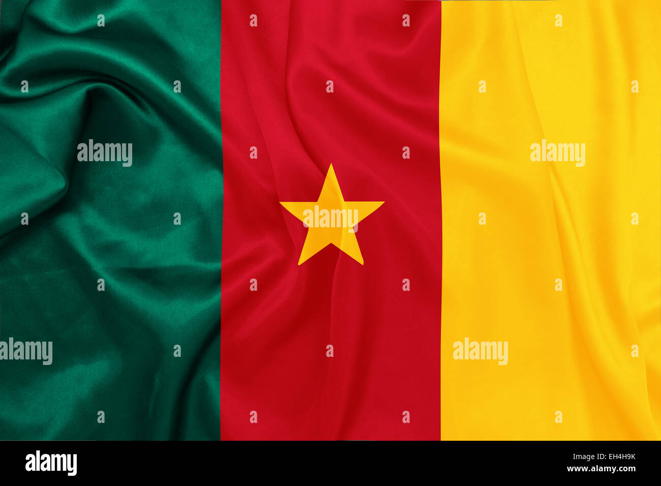 Camerun - sventola bandiera nazionale sulla tessitura della seta Foto Stock