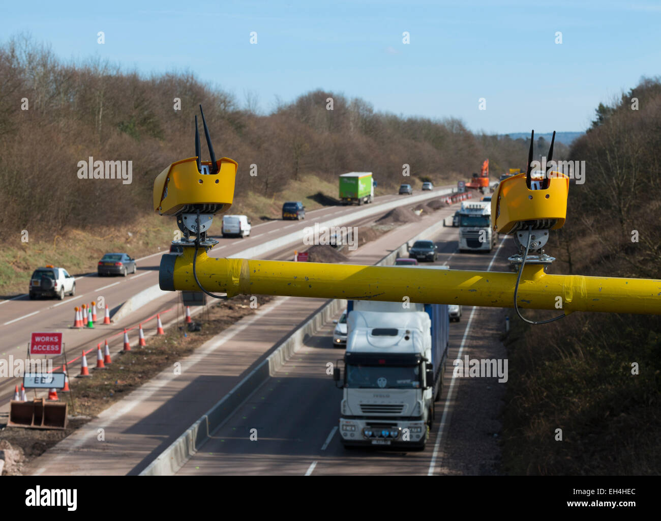 Lavori stradali e velocità temporanea le telecamere sulla M54 Autostrada vicino a Shifnal, Shropshire, Inghilterra. Foto Stock
