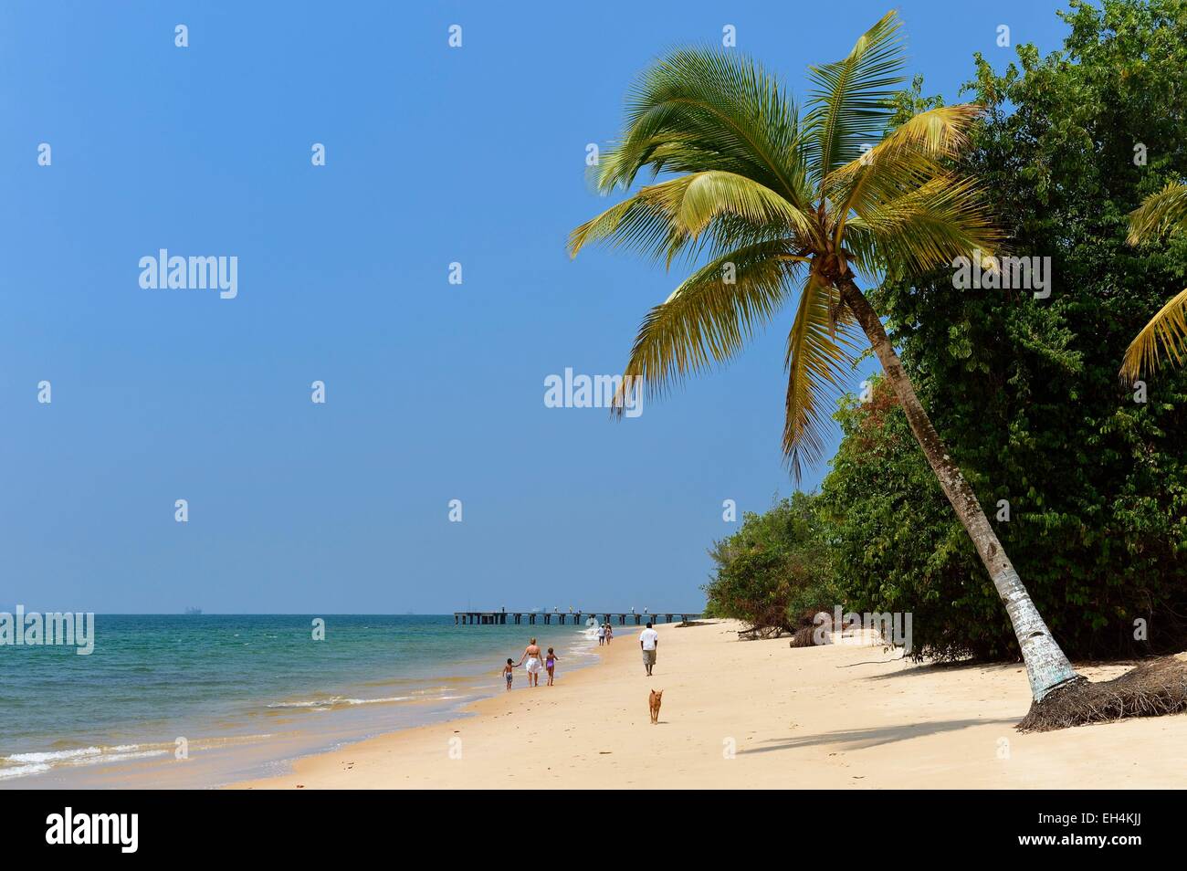 Il Gabon, Estuaire Provincia, la Pointe Denis spiaggia fronte Libreville sull'altro lato dell'estuario del Gabon Foto Stock