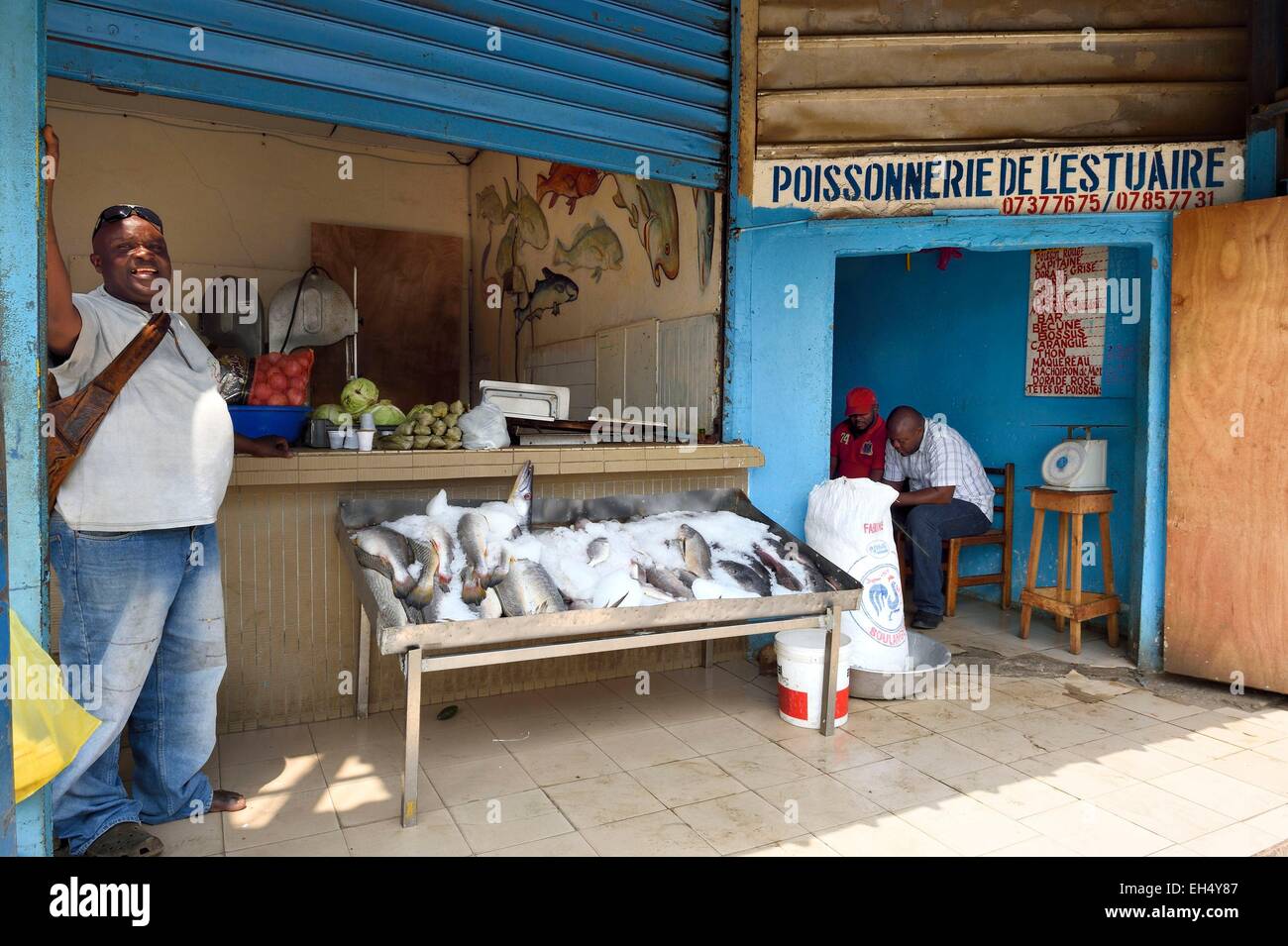 Il Gabon, Libreville, Porta Mole, pesce in stallo Foto Stock
