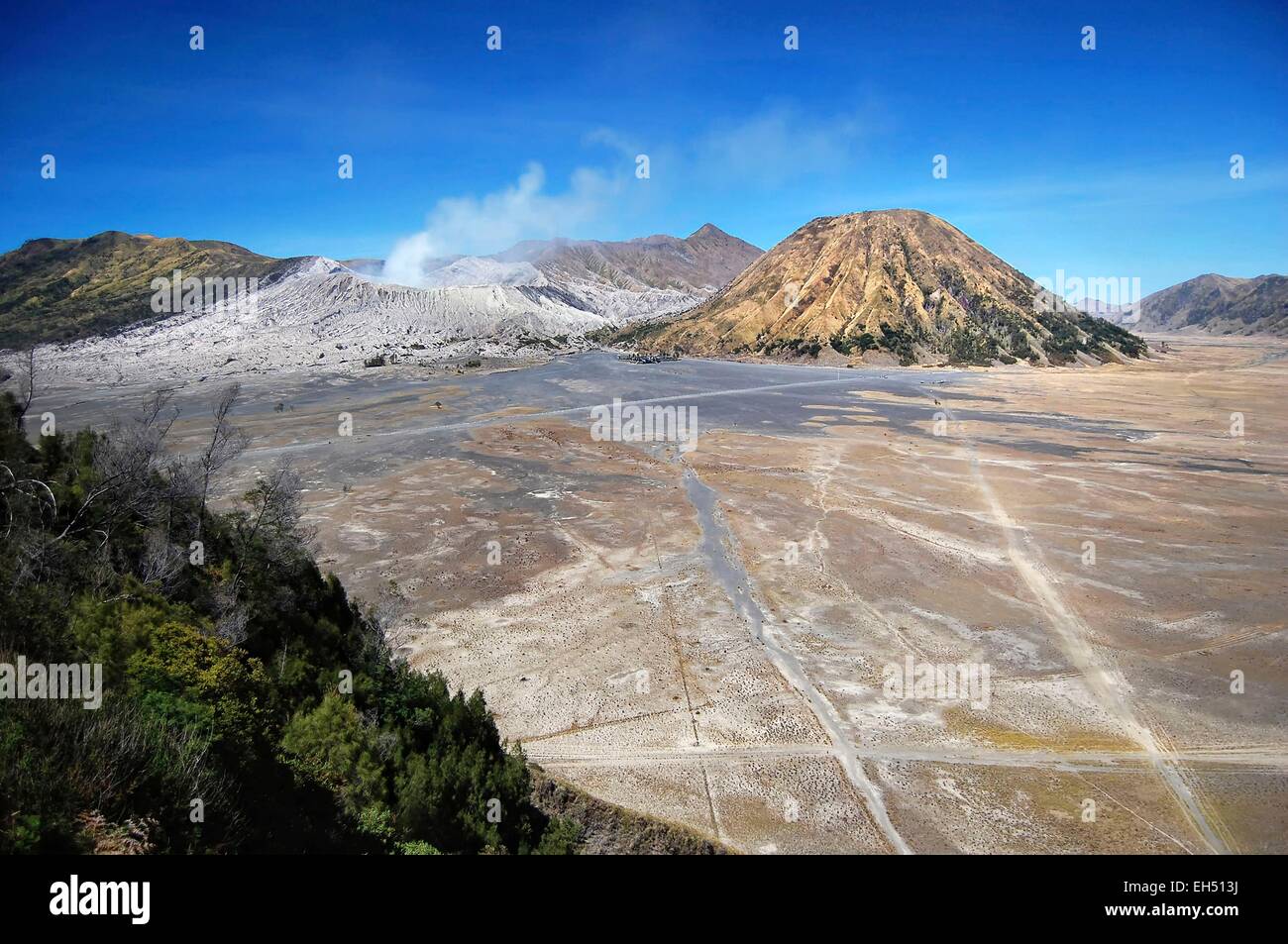 Indonesia, Java Jawa Timur, Bromo-Tengger-Semeru National Park, vista da Cemoro Lawang village Foto Stock