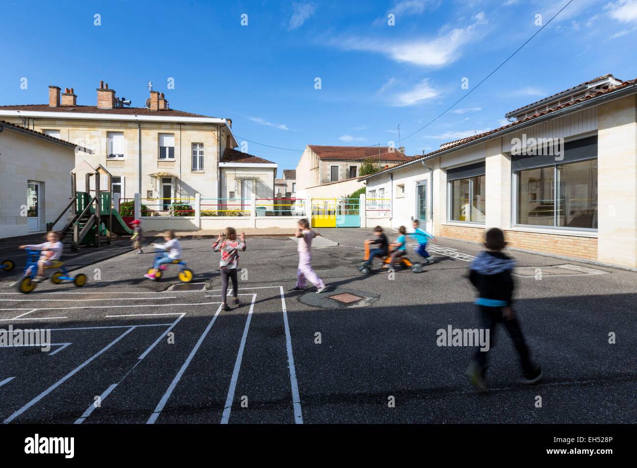 Francia, Gironde, Saint Aubin de Blaye, pubblico scuola elementare Ann Rocard, la scuola materna ed elementare Foto Stock