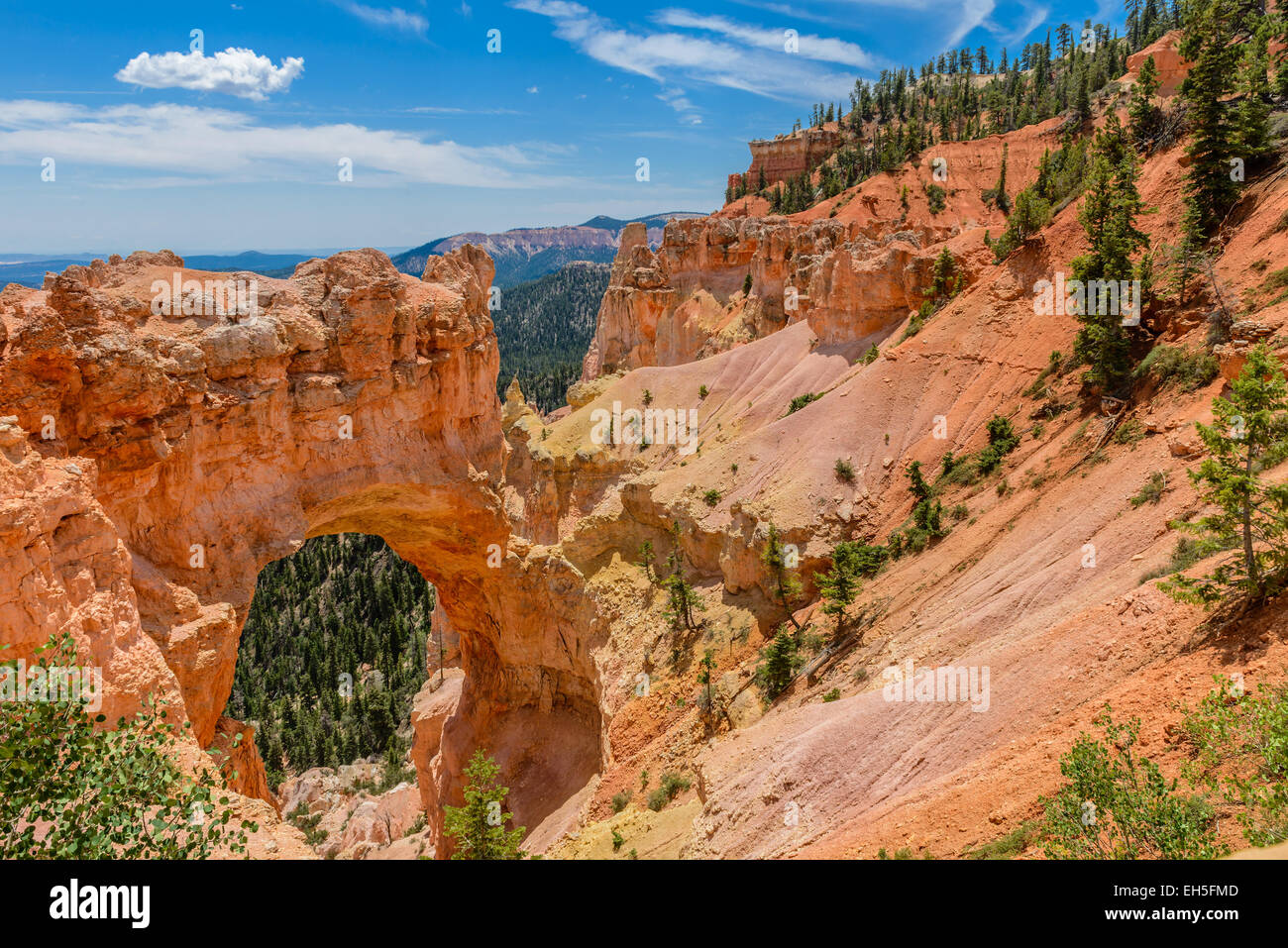 Il ponte naturale o arco a Bryce Canyon National Park, Utah, Stati Uniti d'America Foto Stock