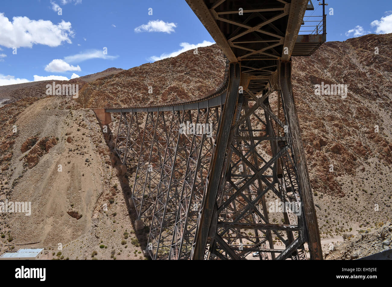 Il ponte della ferrovia collega immagini e fotografie stock ad alta ...
