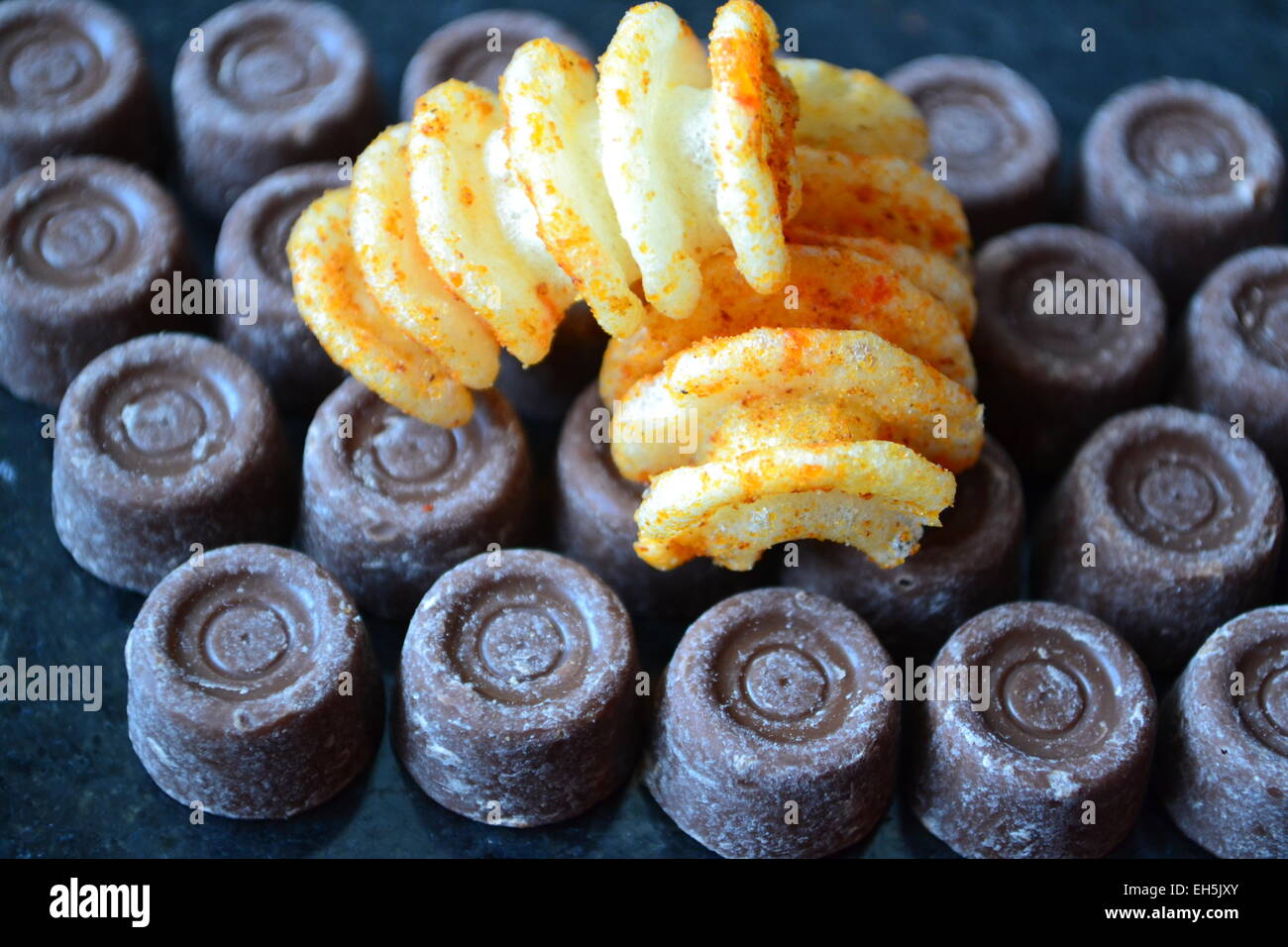 Cioccolatini e spezie. Foto Stock