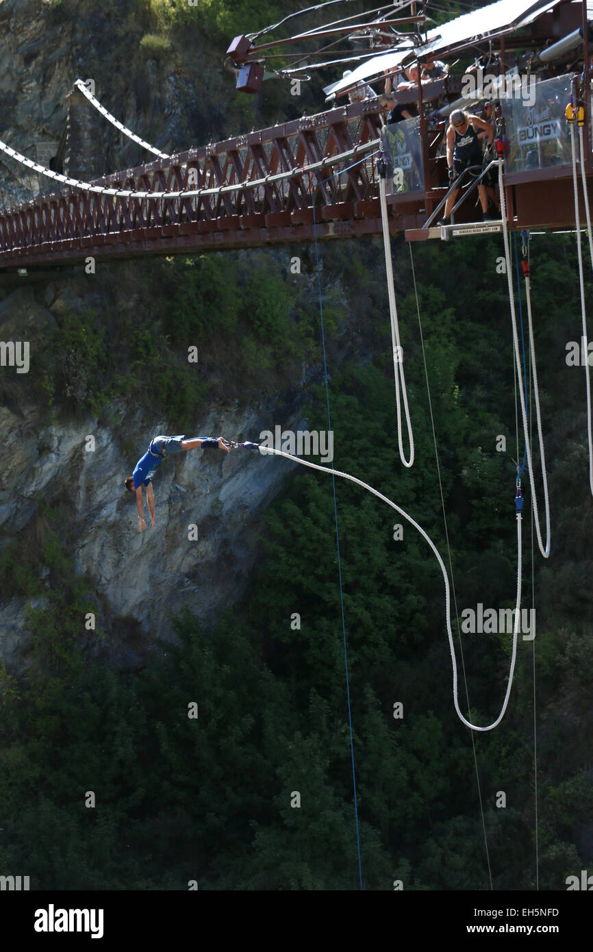 Il Ponte di Kawarau bungy jump Queenstown Nuova Zelanda Foto Stock