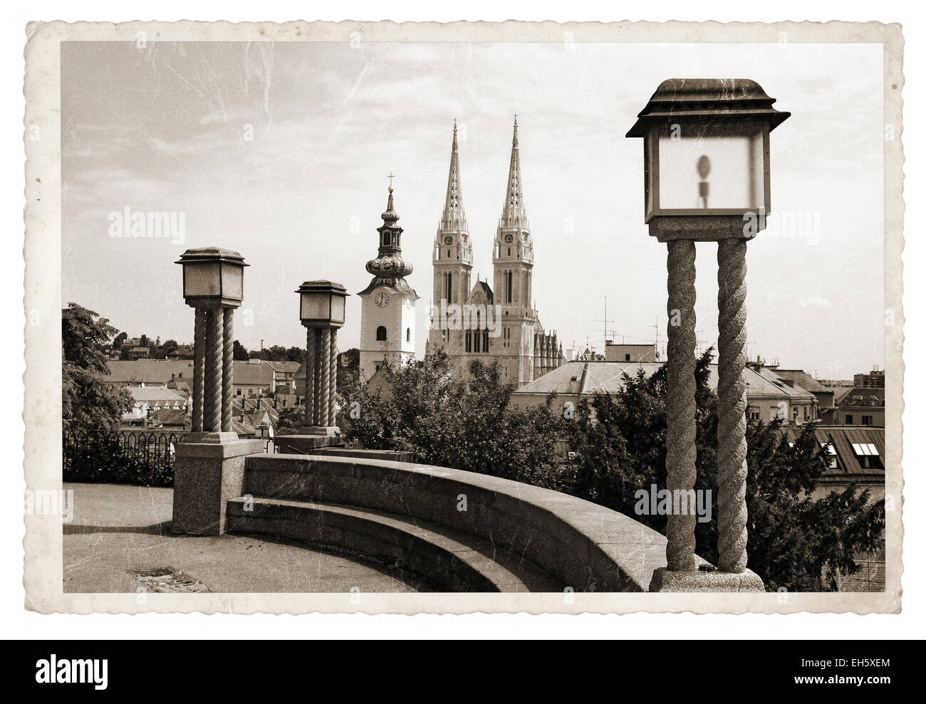 Zagabria panoramica, vista dalla città alta alla Cattedrale di foto d'Epoca Foto Stock