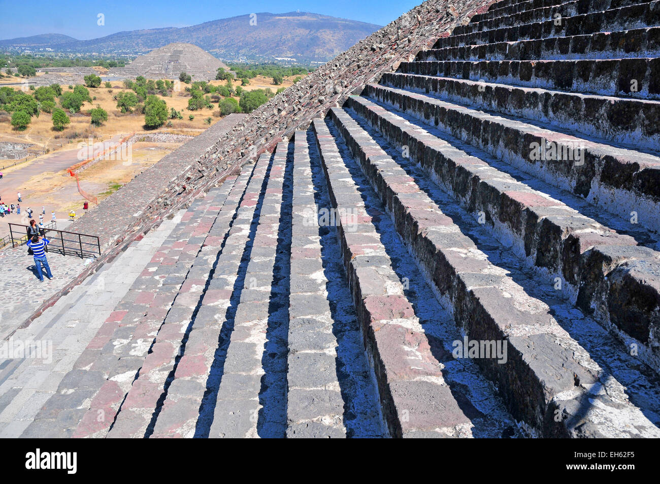 Piramidi lungo il Viale dei Morti, Teotihuacan, Messico Foto Stock