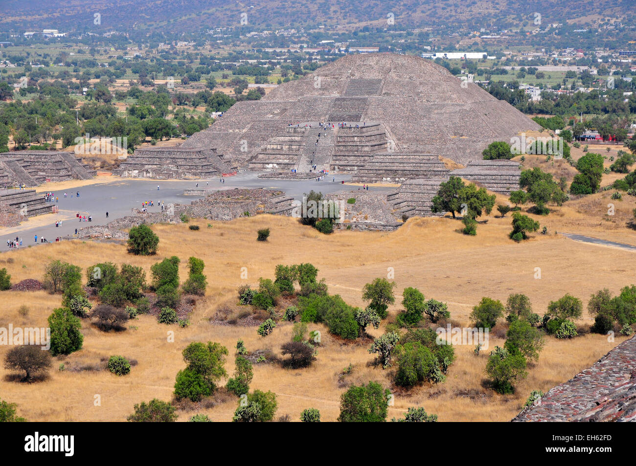 Piramidi lungo il Viale dei Morti, Teotihuacan, Messico Foto Stock